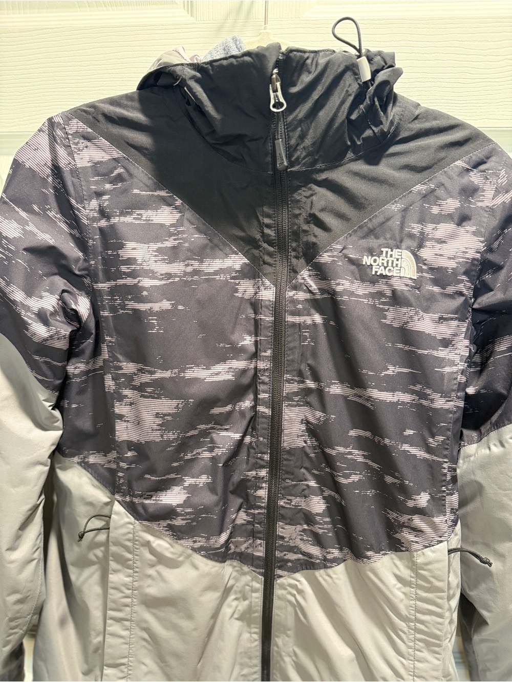 The North Face 2-in-1 DryVent Jacket Womens Medium Gray Camo Fleece - Picture 3 of 16